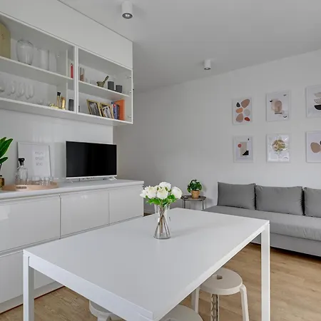 Blisko Trojmiasta I Kaszub, 20 Minut Komunikacja Miejska Do Centrum Gdyni Apartment
